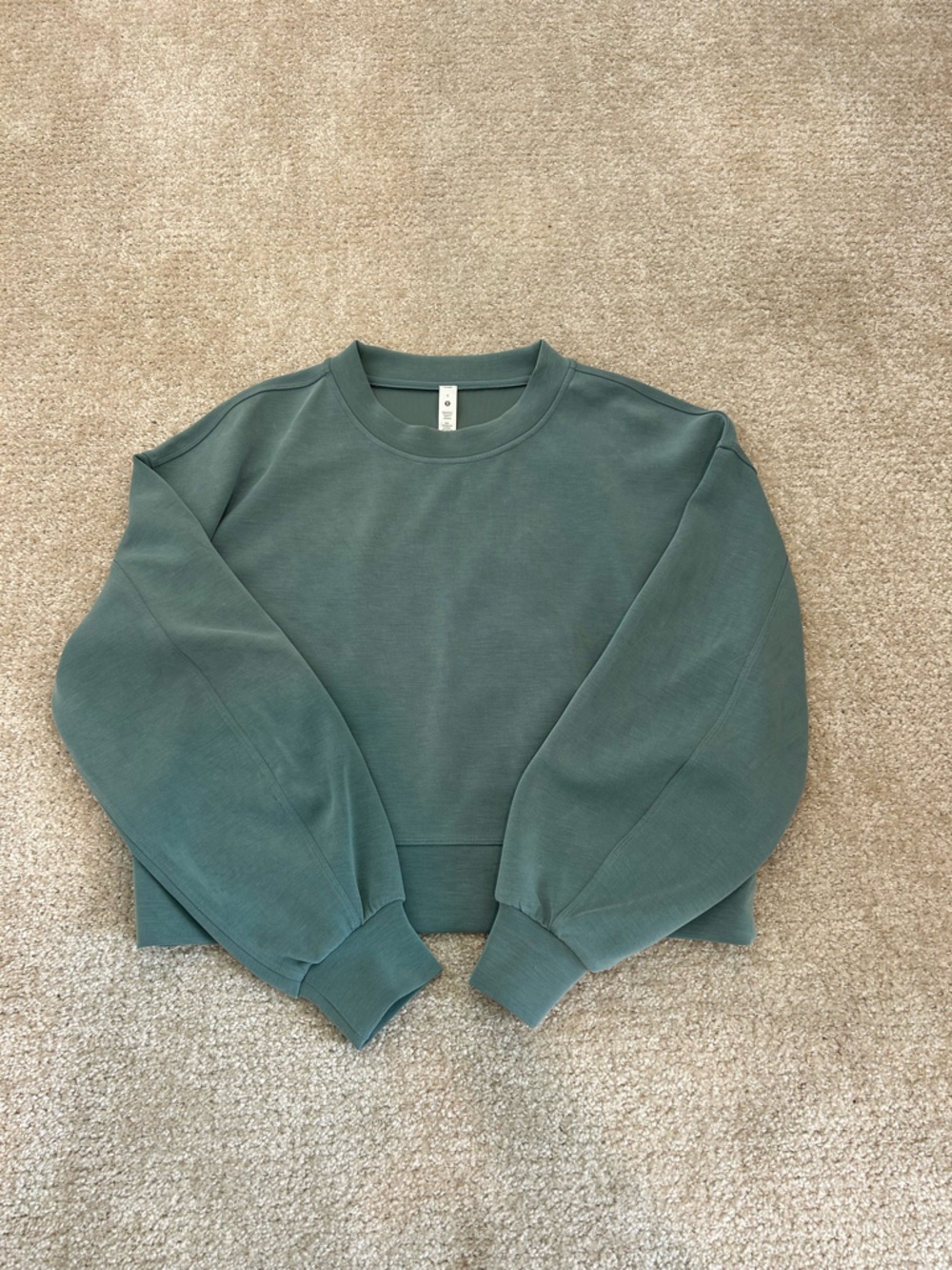 NWOT lululemon softstreme sweatshirt